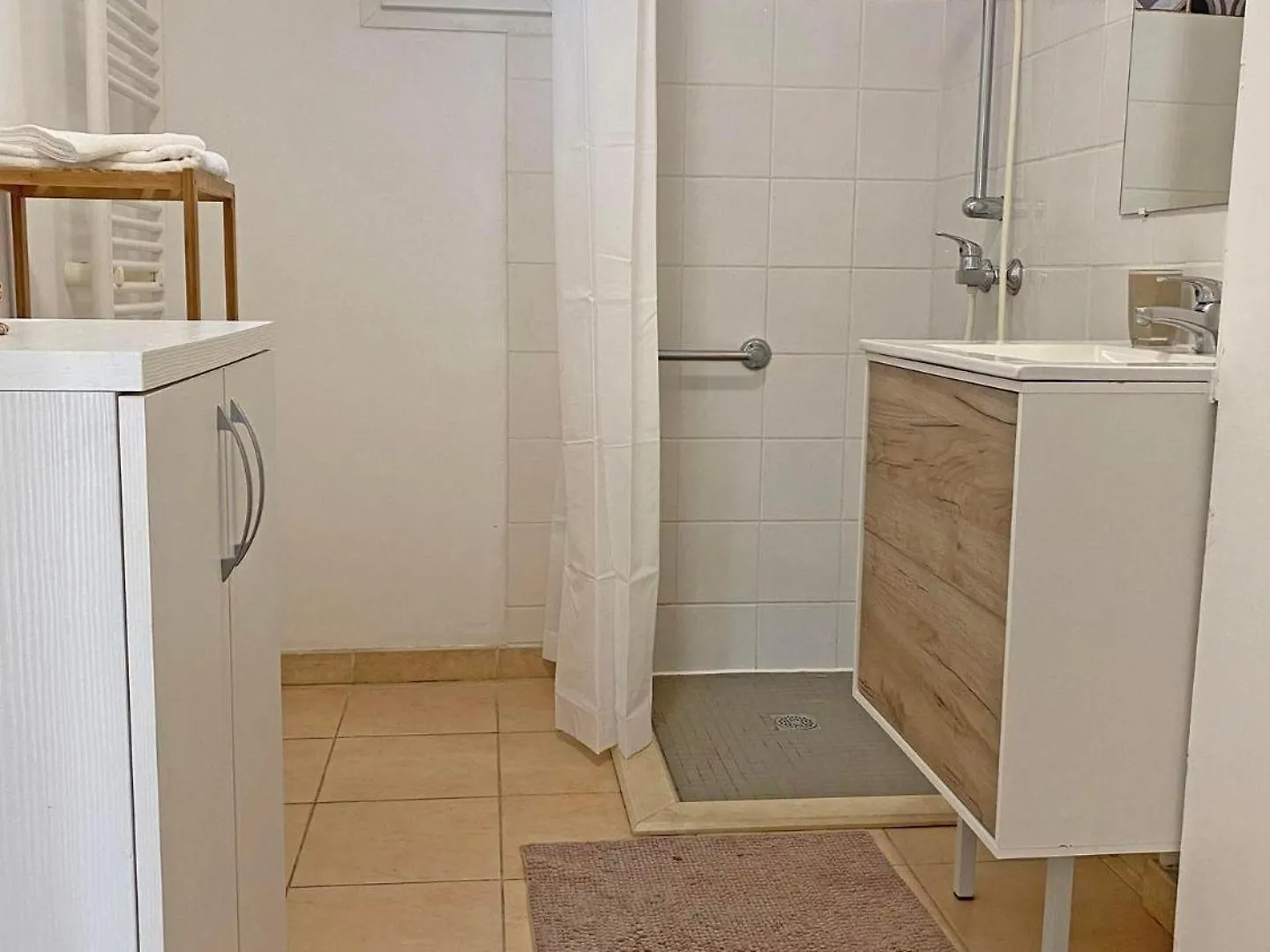 Holiday home Alpilles Gite: Heated Pool Retreat in Mouries France