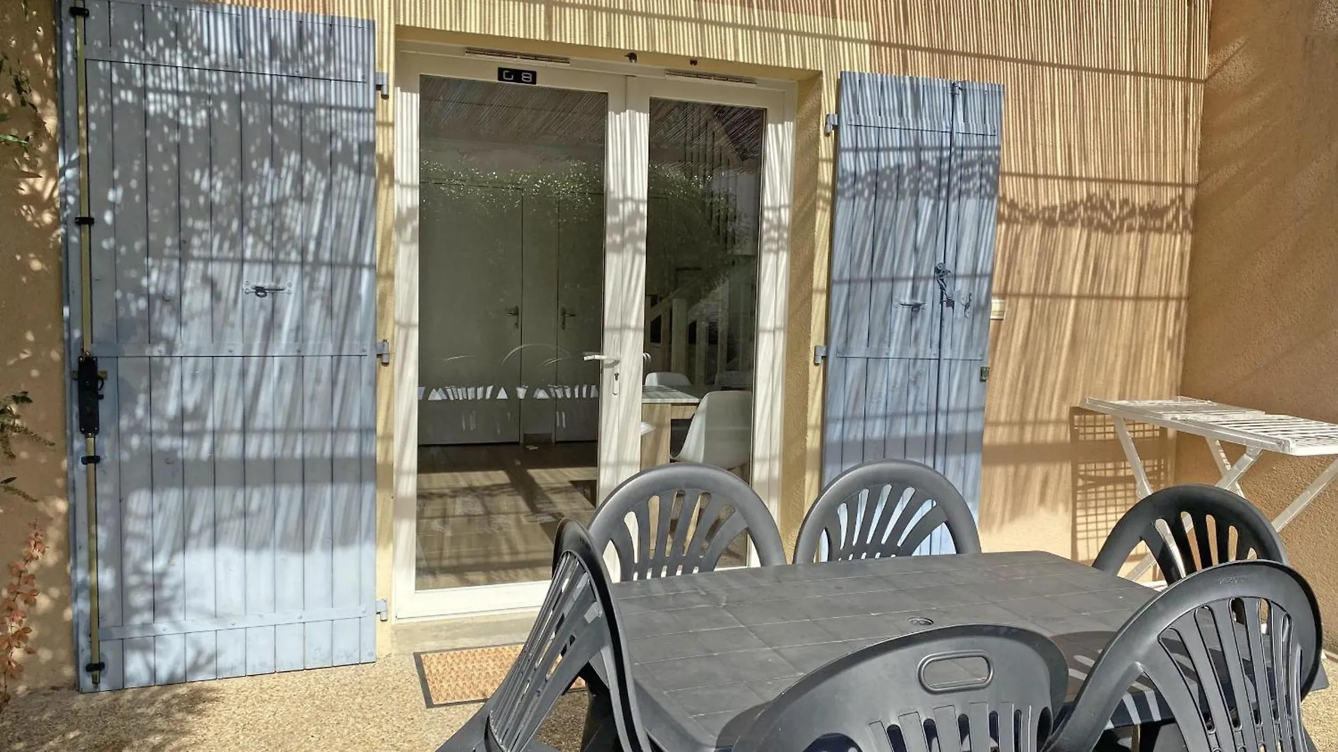 Holiday home Alpilles Gite: Heated Pool Retreat in Mouries France